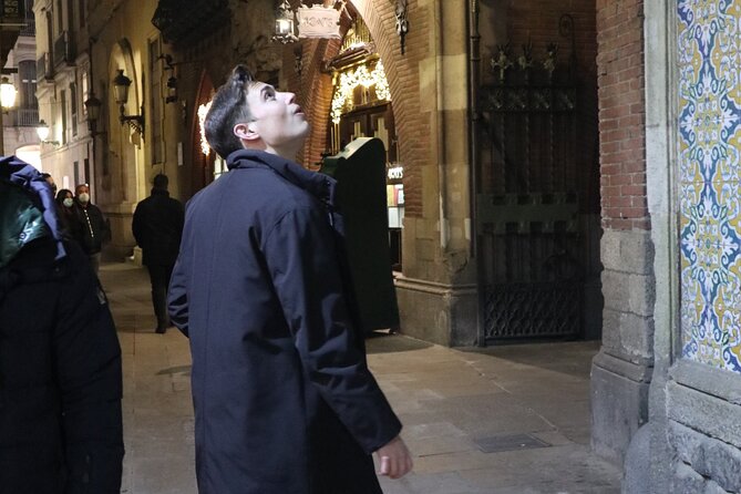 Coffee and Art Tour walking Gothic Quarter, Official Guide - The Vibrant Finale at Imagin Café