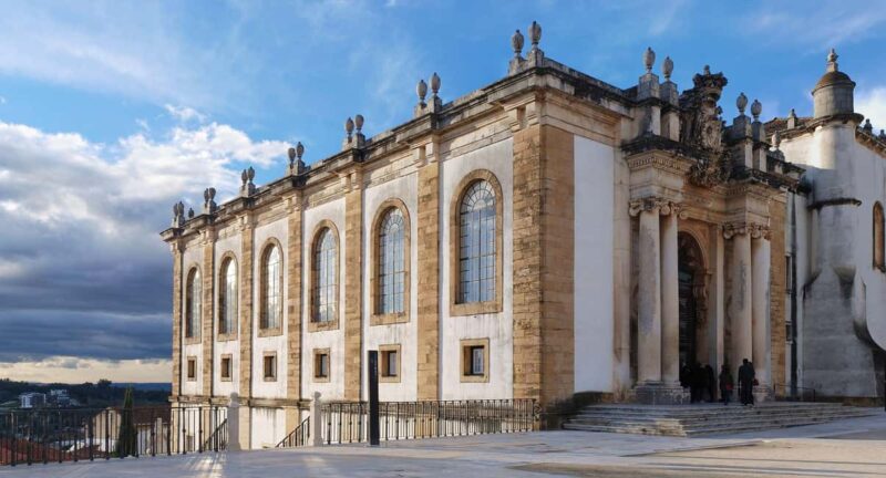 Coimbra Private Guided Walk: Royal Palace & Baroque Library - Key Points