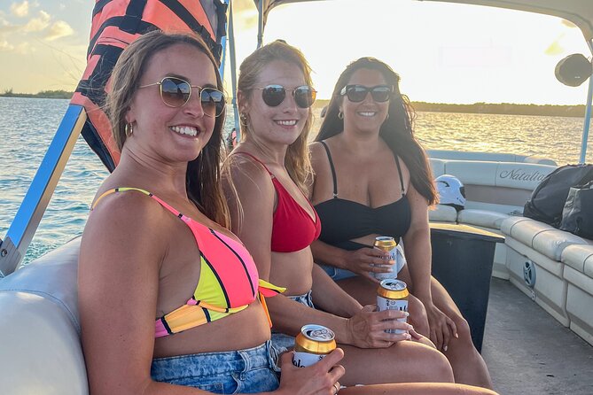 Collective tour of the Rapids of Bacalar in Pontoon - Key Points