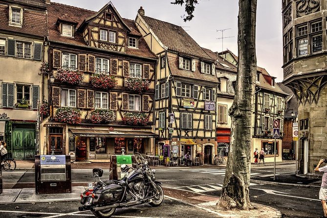 Colmar: Private guided walking tour of the Historical Center - The Role of the Guide and Personalization