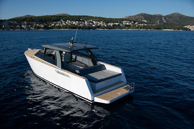 Colnago 45 - Luxury Private Speedboat Tours - Stiniva Cove: Marvel at Croatia’s Unique Coastal Formation