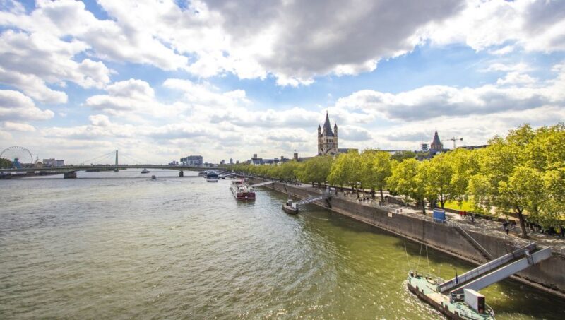 Cologne: Capture the most Photogenic Spots with a Local - Highlights of Cologne’s Iconic and Modern Architecture