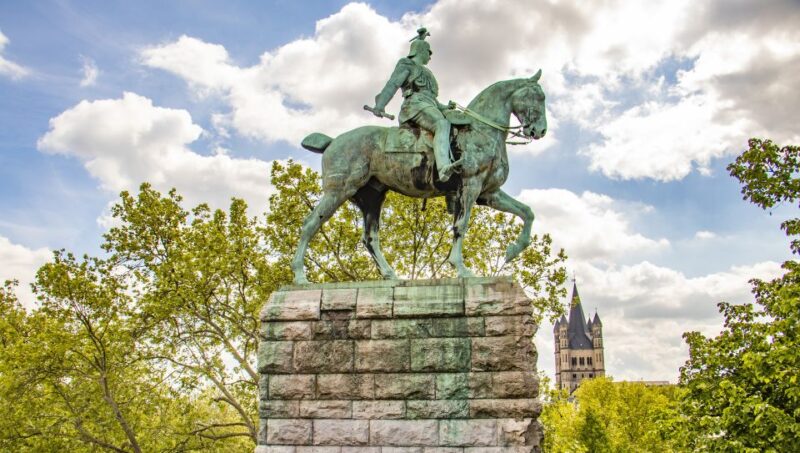 Cologne: Capture the most Photogenic Spots with a Local - Who Will Enjoy This Tour Most?