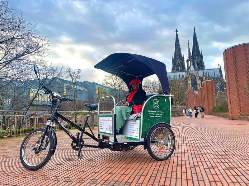 Cologne: Chocolate tasting Tour per Rickschaw - Visits to Chocolate Stores and Tasting Experiences