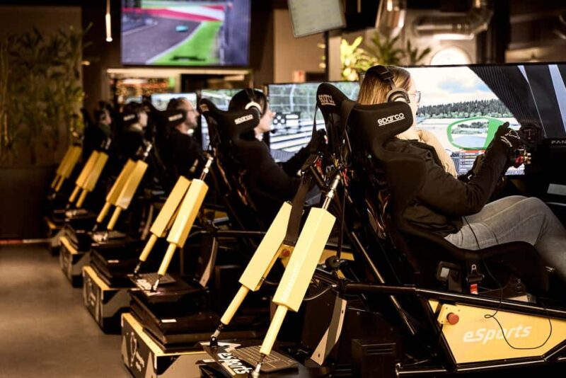 Cologne: Drive a full-motion racing simulator - Key Points