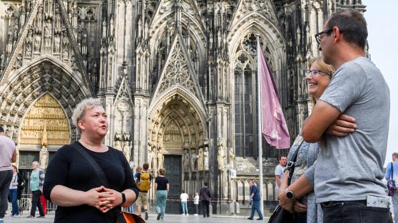 Cologne: entertaining guided tour to old town highlights - Practical Details: Meeting Points and Tour Logistics