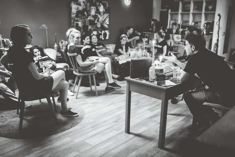 Cologne: Gin Tasting at The Bär with Welcome Cocktail - Learning About Botanicals and Flavors Without Formality