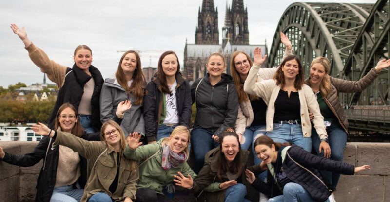Cologne: JGA Tour in der Altstadt mit Fotoshooting - Who Will Appreciate This Experience Most