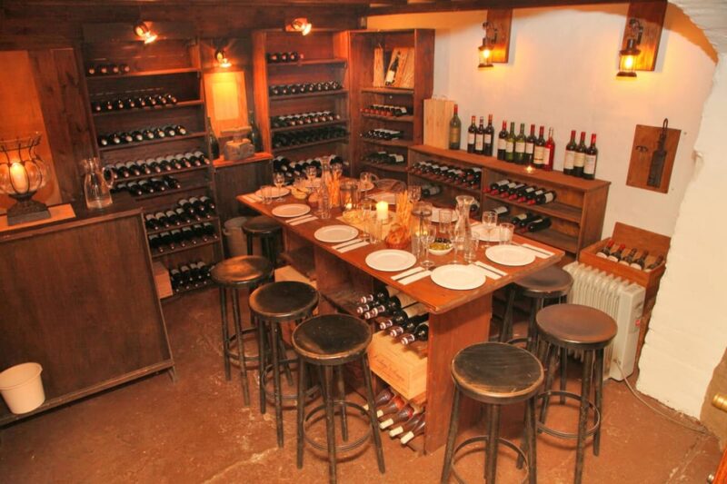 Cologne-Nippes: Gourmet wine tasting with cheese platter - The Cheese Selection: From Soft to Intense Flavors