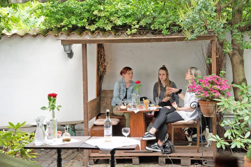 Cologne-Nippes: Summer wine party in the frenchstyle garden - French Wines and Regional Varieties Featured