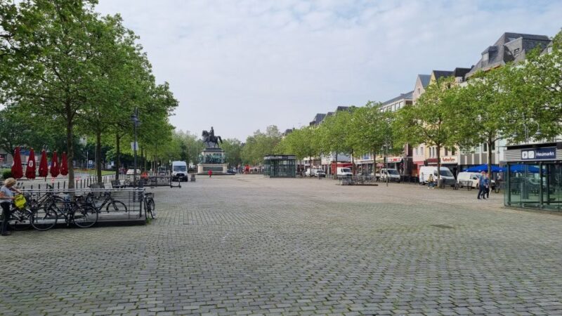 Cologne: Old City Guided Walking Tour - Cologne’s Brewing Traditions and Beer Etiquette