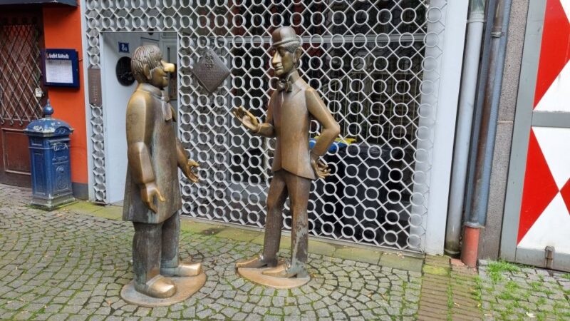 Cologne: Old City Guided Walking Tour - Visiting the Oldest City Hall and Cologne’s Perfume Heritage