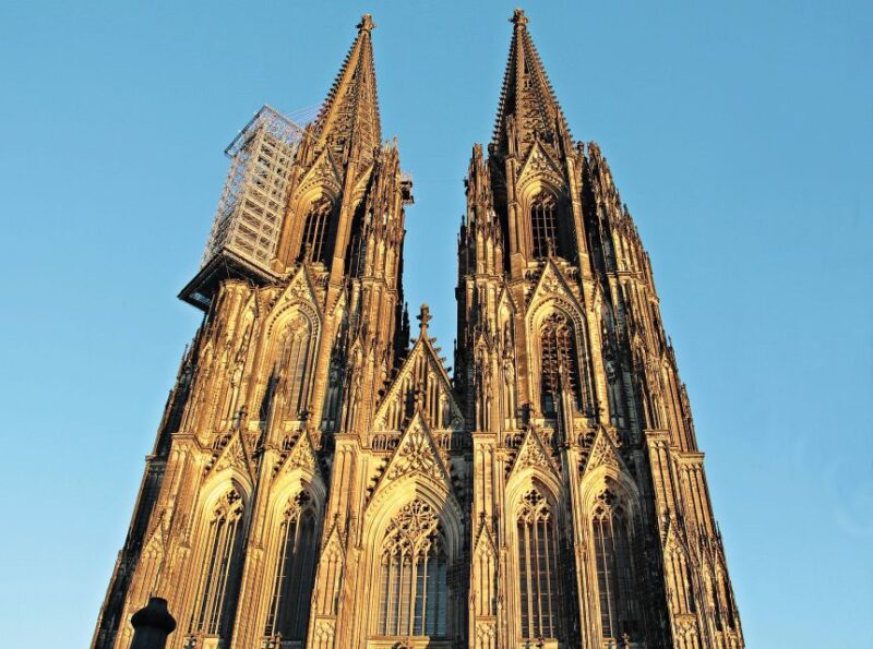 Cologne: Private Walking Tour of City Center - Exploring the Cologne Cathedral’s Gothic Grandeur