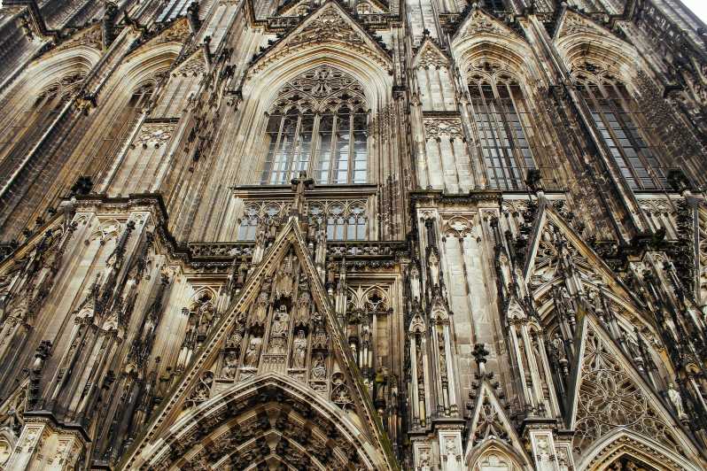 Cologne: Private Walking Tour with a Local - From the Old Town to Local Neighborhoods