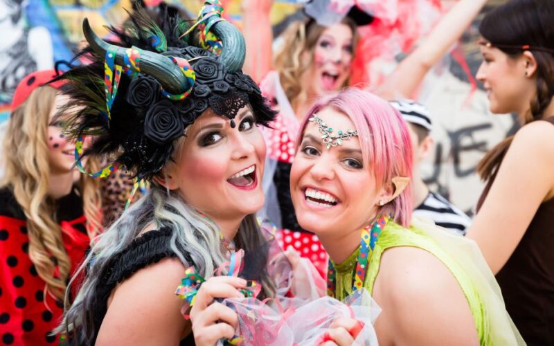 Cologne: Scavenger Hunt Self-Guided Tour - Walking Along the Rhine Promenade and Pegelturm