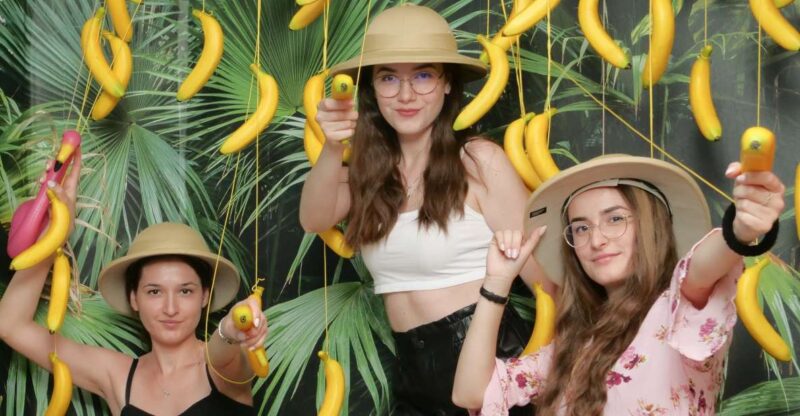 Cologne: Selfiewerke Selfie Foto Studio - The Creative Features and Equipment at Selfiewerke