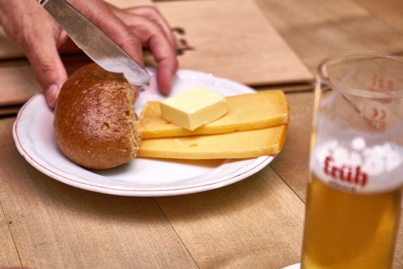 Cologne: Südstadt Guided Foodie Walking Tour - Learning About Südstadt’s Rich History and Architecture