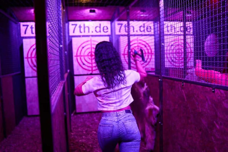 Cologne: Viking Challenge  Axe Throwing in the 7th Space! - The Atmosphere at 7th Space Cologne