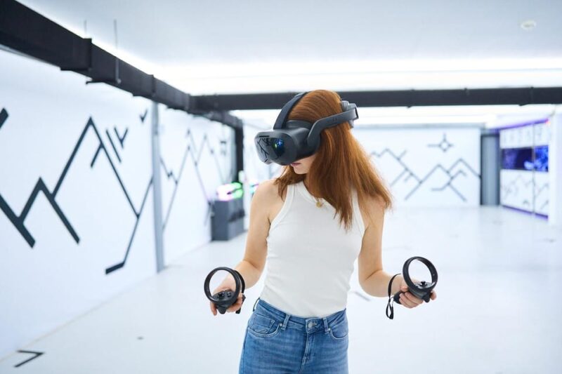 Cologne: Virtual escape game adventure at 7th Space - Explore Virtual Reality Fun at 7th Space in Cologne