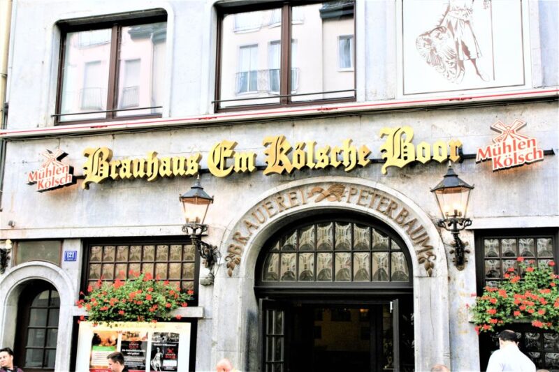 Cologne: Walking Tour of Kuniberts-Viertel and Eigelstein - Key Points