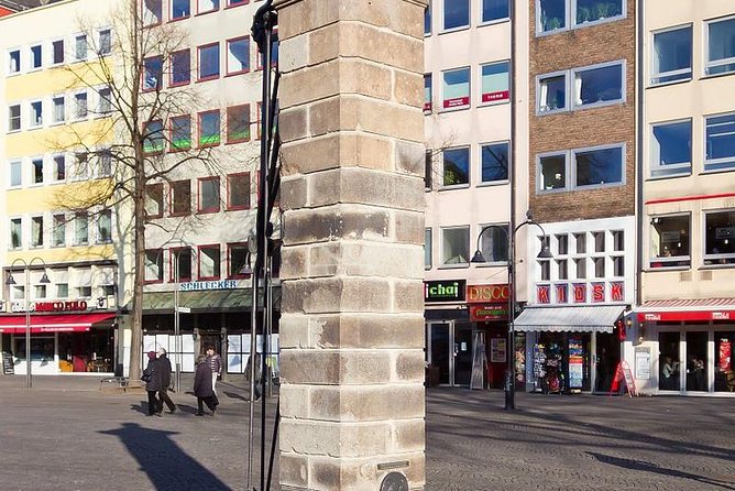 Cologne Walking tour with a visit to world famous Cathedral - Stepping Back in Time at the Historic Town Hall