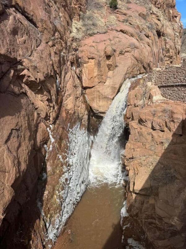 Colorado Springs: Garden of the Gods & Historic Town Tour - Visiting the Waterfalls and Mineral Springs