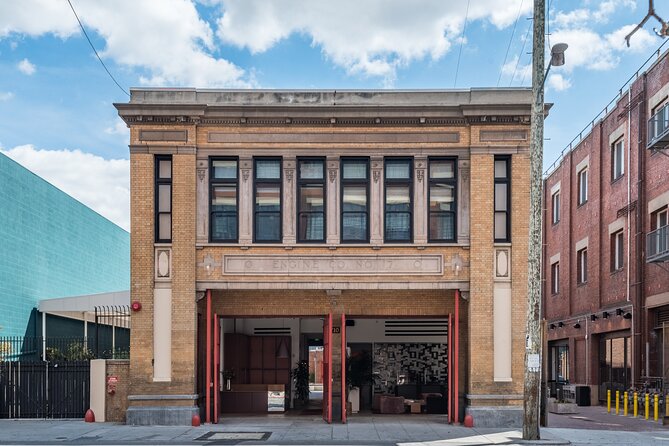 Colorful Arts District and Murals on Bike Tour in Los Angeles - Starting Point at Grand Central Market
