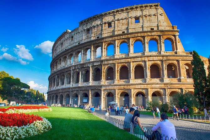 Colosseum Arena tour with Roman Forum and Cesar's Palace - Meeting Point at the Arch of Constantine