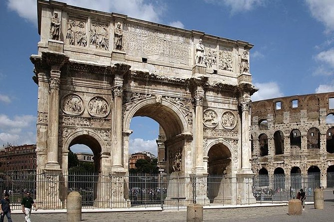 Colosseum Arena tour with Roman Forum and Cesar's Palace - Exploring Palatine Hill: The Empire’s Cradle