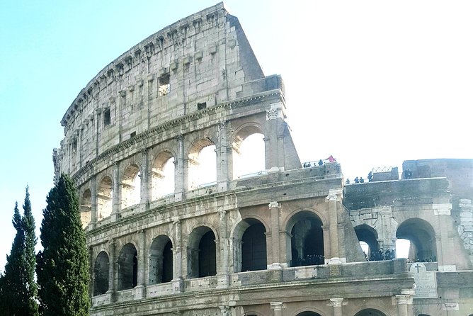 Colosseum guided tour with visit to the arena - Guides and Personalities