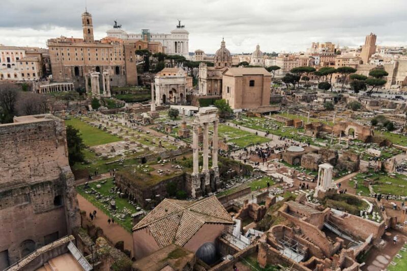 Colosseum, Roman Forum & Palatine Hill with Multimedia Video - Guided City Walking Tour in English