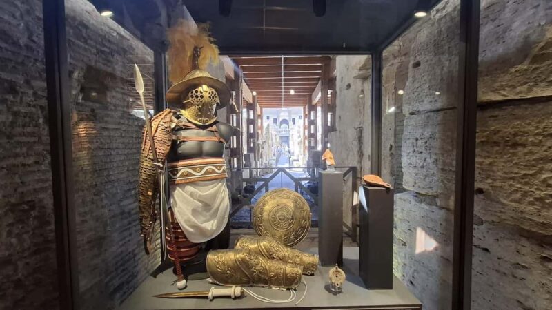 Colosseum, Underground, Roman Forum & Palatine. (max 7 ppl) - Starting Point at the Arch of Constantine