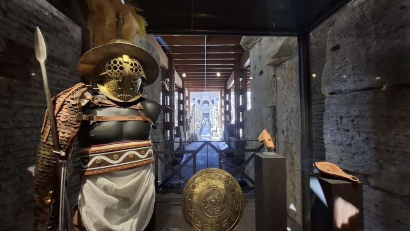 Colosseum, Underground, Roman Forum & Palatine. (max 7 ppl) - Visiting the Roman Forum and Palatine Hill