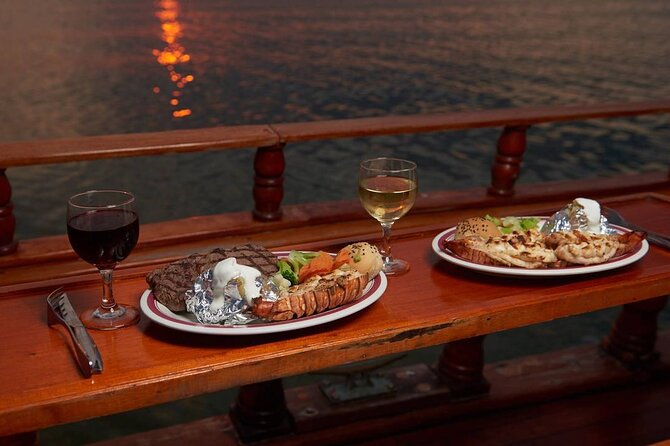 Columbus boat for couples - Meeting Point and Departure Details