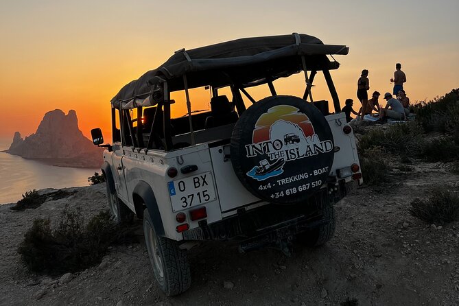 Combo : Boat, 4x4, hiking in Es Vedra for sunset - The Power of the 4x4 Land Rover Experience