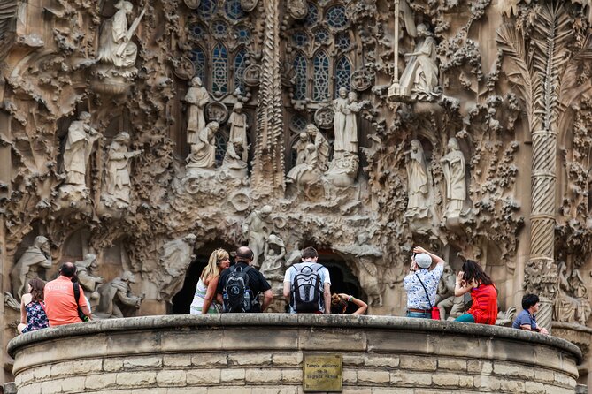 Combo: Skip the Line Sagrada Familia & Park Guell Guided Tour - What Sets This Tour Apart