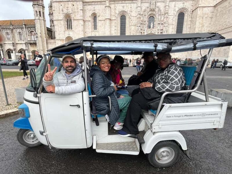 Come explore Lisbon with us aboard our fun tuk tuk - Key Points