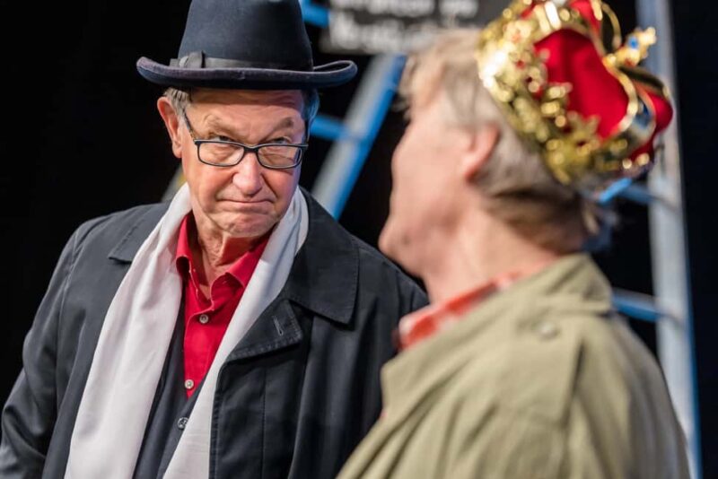 Comedy Dresden: Ticket for the comedy "Zwei Genies am Rande des Wahnsinns" - Practical Information for Attendees