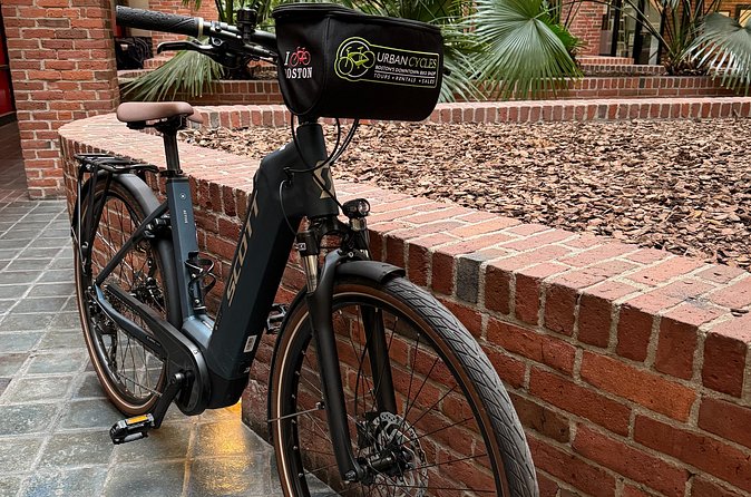 Comfort Electric Assist Bicycle Rental in Boston - What to Expect When Renting the E-Bike