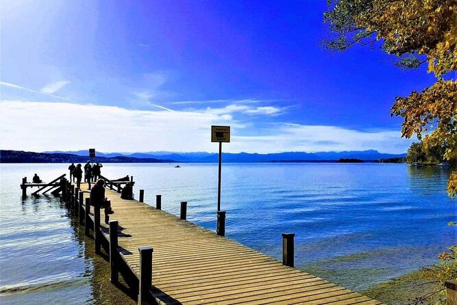 Comfort Mini-Van & Professional and FRiENDLY Guide: CUSTOMIZED 1-DAY TOUR from Munich - Discovering Garmisch-Partenkirchen’s Alpine Charm