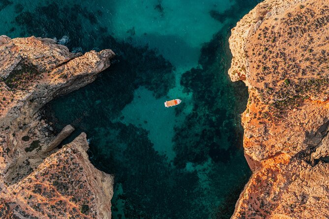 Comino: Blue Lagoon, Crystal Lagoon, Gozo, Sea Caves Cruise - Expert Guides and Customized Experiences