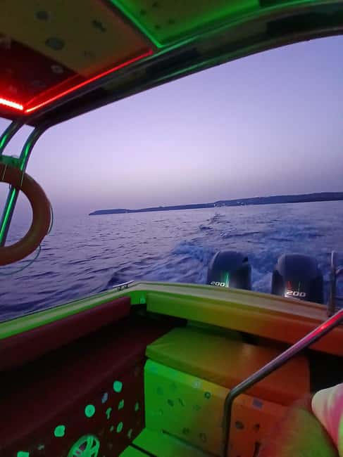 Comino:Crystal & Blue Lagoon,Caves, Private Speedboat Malta - The Experience of the Guide and Tour Atmosphere