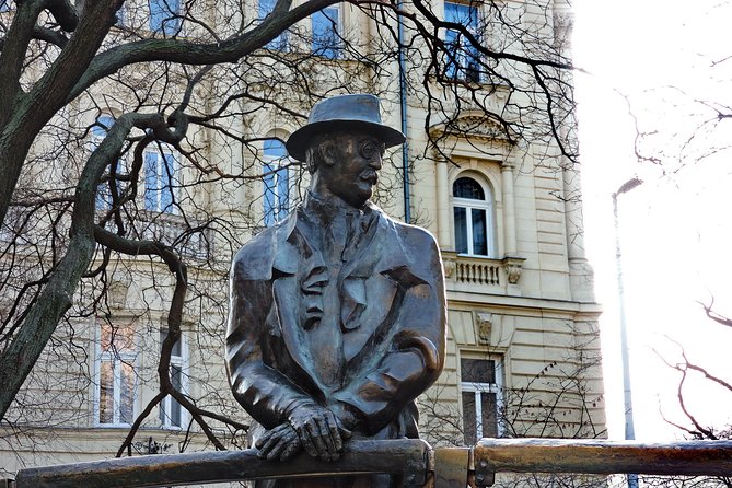 Communism in Hungary with a Historian - End of the Tour at Bambi Café and its Historical Significance