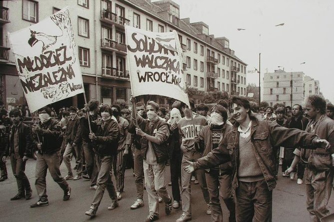Communism in Wroclaw and in Poland - Private Tour - Wroclaw’s Dwarfs: Symbols of Resistance and Humor