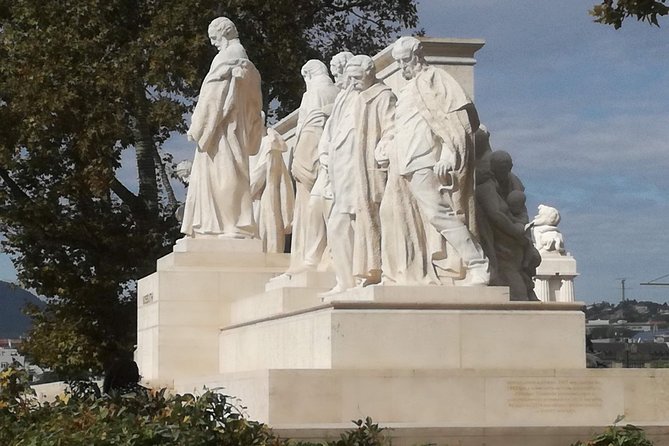 Communist Budapest Private Walking Tour - Practical Details: Group Size, Timing, and Accessibility