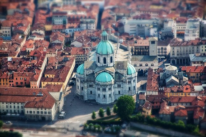 Como: 2-hour private walking tour - The Teatro Sociale: A Cultural Landmark