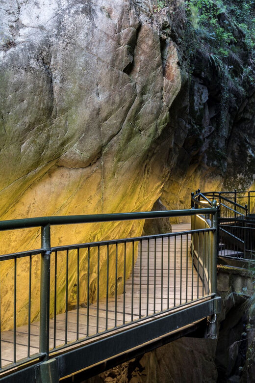 Como Lake: entry ticket Bellano Gorge and audioguide of lake - Pacing, Duration, and Physical Considerations