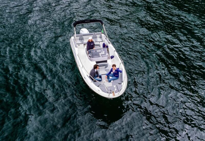 Como lake shared boat tour 1, 2, 3 ore (Bellagio) rain cover - Discover Lake Como on a Shared Boat Tour from Bellagio