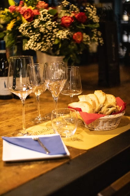 Como: Wine Tasting Experience with Cheese and Cold Cuts - Private Tasting: Exclusive Access to the Wine Shop