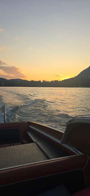 Como: Wooden Boat Shared 1-Hour Tour - The Guide and Onboard Experience